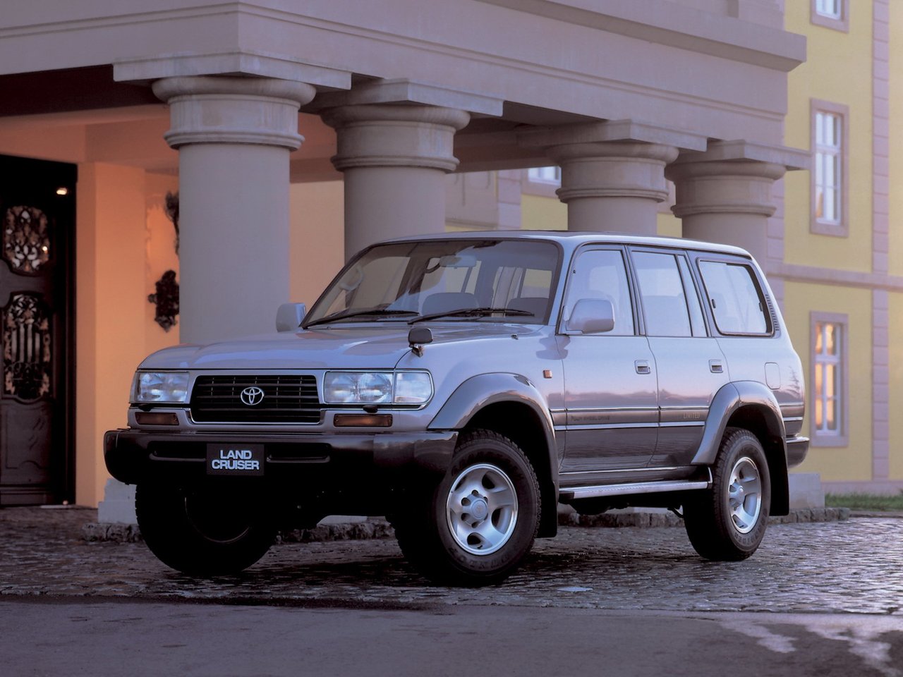80 Series Рестайлинг (1995–1997)